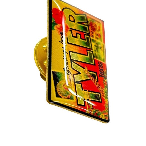 Tyler Texas Resin Lapel Pin Red Rose 1" Greetings From Postcard Style - Picture 4 of 5